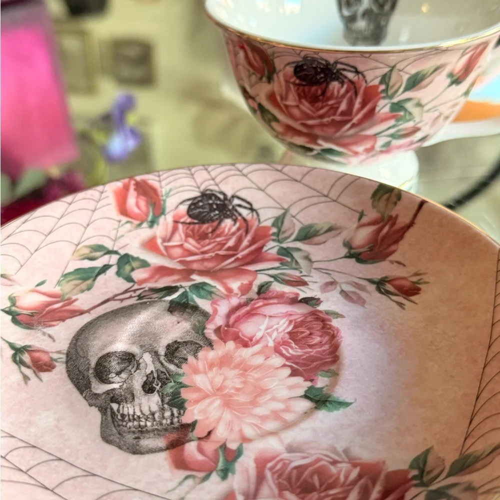 Park Château Gothic Teacup & Saucer – Pink Roses, Skull & Spider Web – Rare - Picture 8 of 9